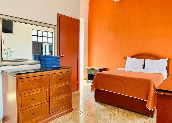 Hostal De Los Reyes