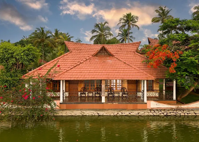 Sterling Lake Palace Alleppey