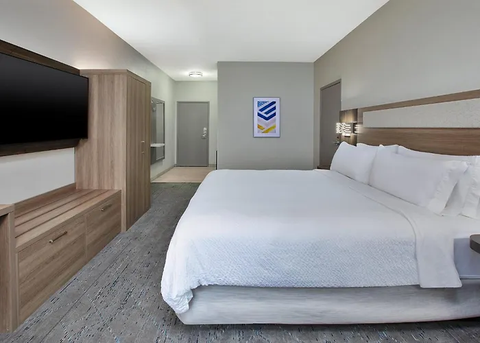 Holiday Inn Express Hotel & Suites Wauseon By Ihg