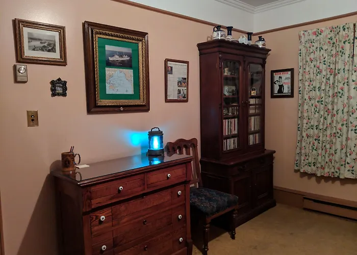 Gower Manor Historic Bed & Breakfast