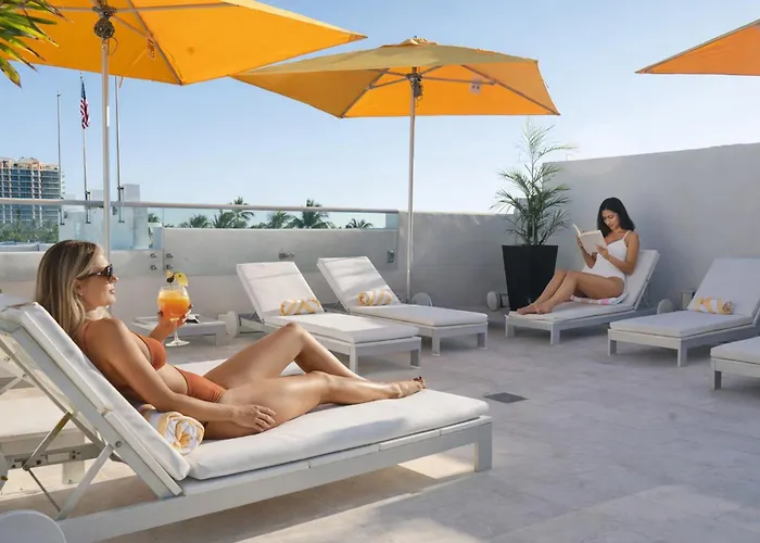 Leslie Hotel Ocean Drive