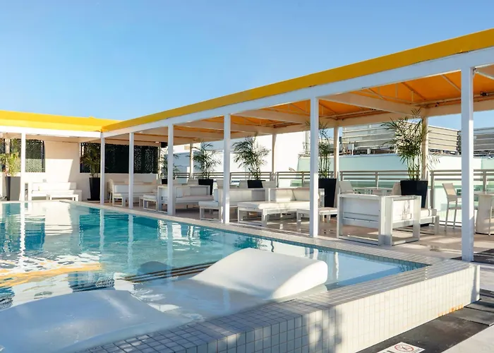 Leslie Hotel Ocean Drive