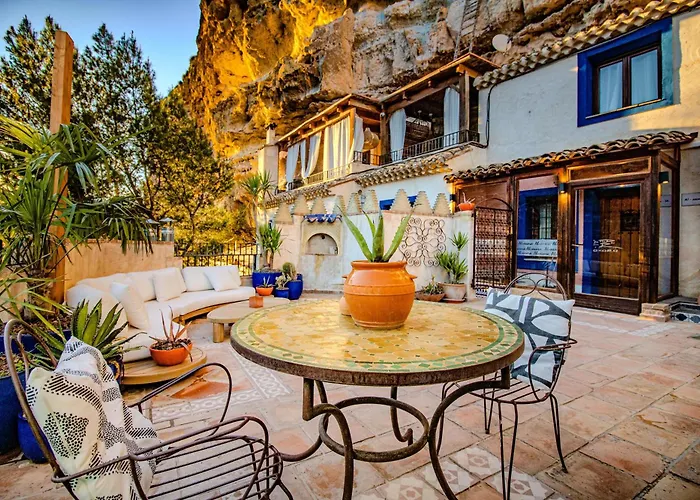 Xuq Hotels Alaxara