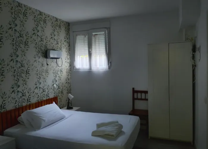 Y Habitaciones El Colmenar