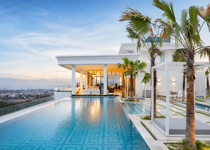 Art Deco Luxury Hotel&Residence