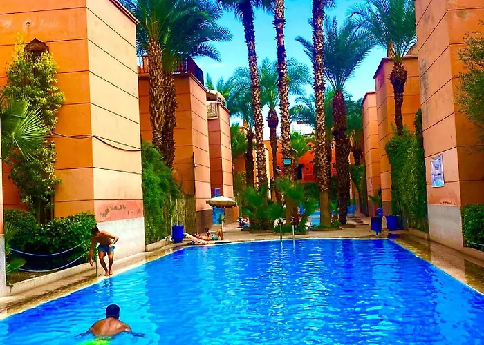 Riad Kamal prés Medina Marrakech&3 Piscines&Jacuzzi&Petit-Déjeuner