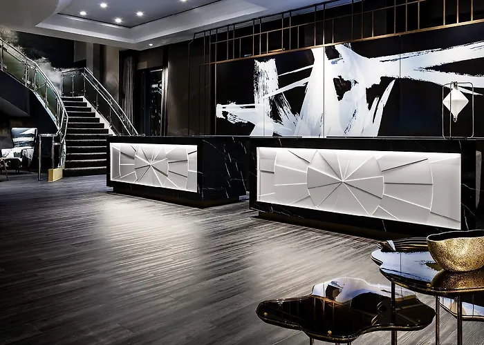 Gwen, A Luxury Collection , Michigan Avenue Chicago