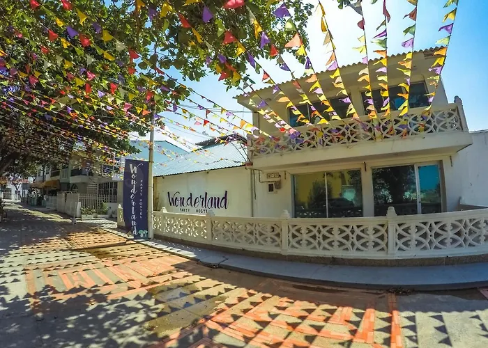  Wonderland Hostel By Gb Collection