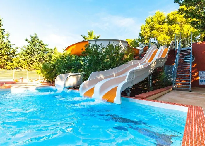 Camping La Croix Du Sud