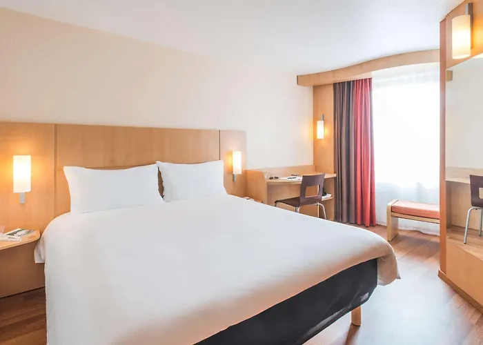 Ibis Nantes Centre Tour Bretagne