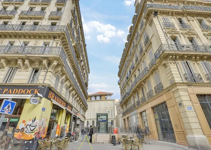 Hotel cerca del colegio: The People - Marseille